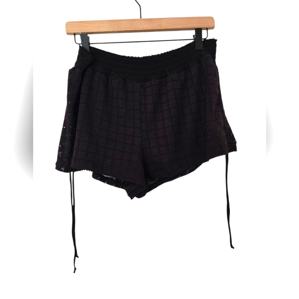 No Boundaries Black High Waist Shorts with Flowy Design Size Large